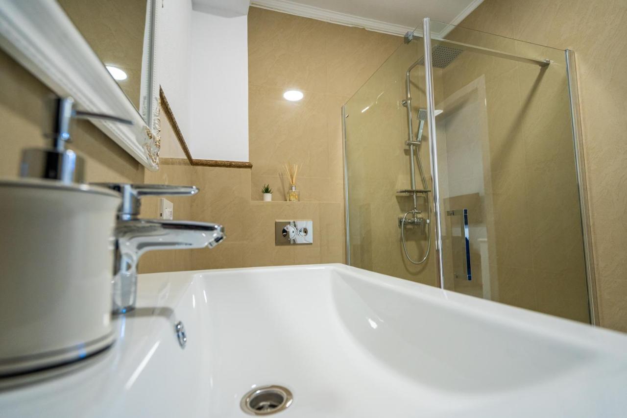 Armada Aparthotel Alba Iulia Exterior foto